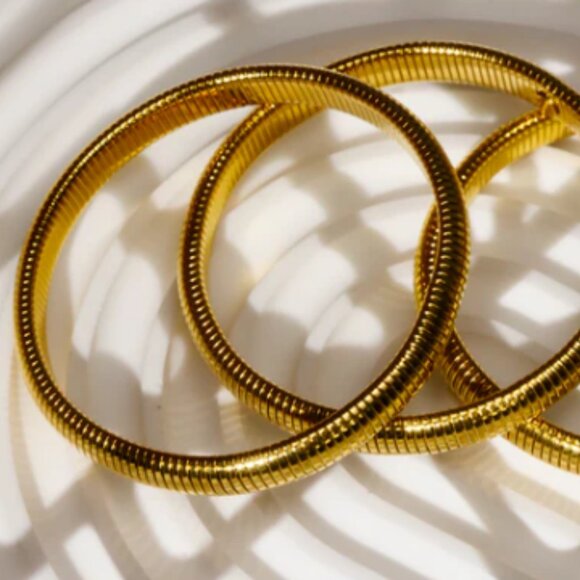 Charlotte Gold Stretchy 8mm Bangle - 1 Only - Picture 1 of 1